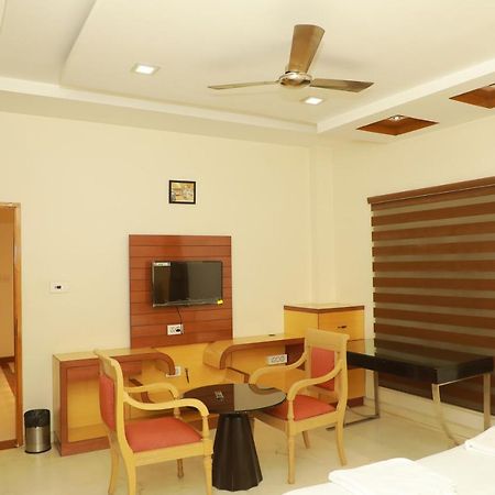 Hill View Paradise - 2Bhk'S & Rooms - A Golden Group Of Premium Home Stays - Tirupati Exterior foto