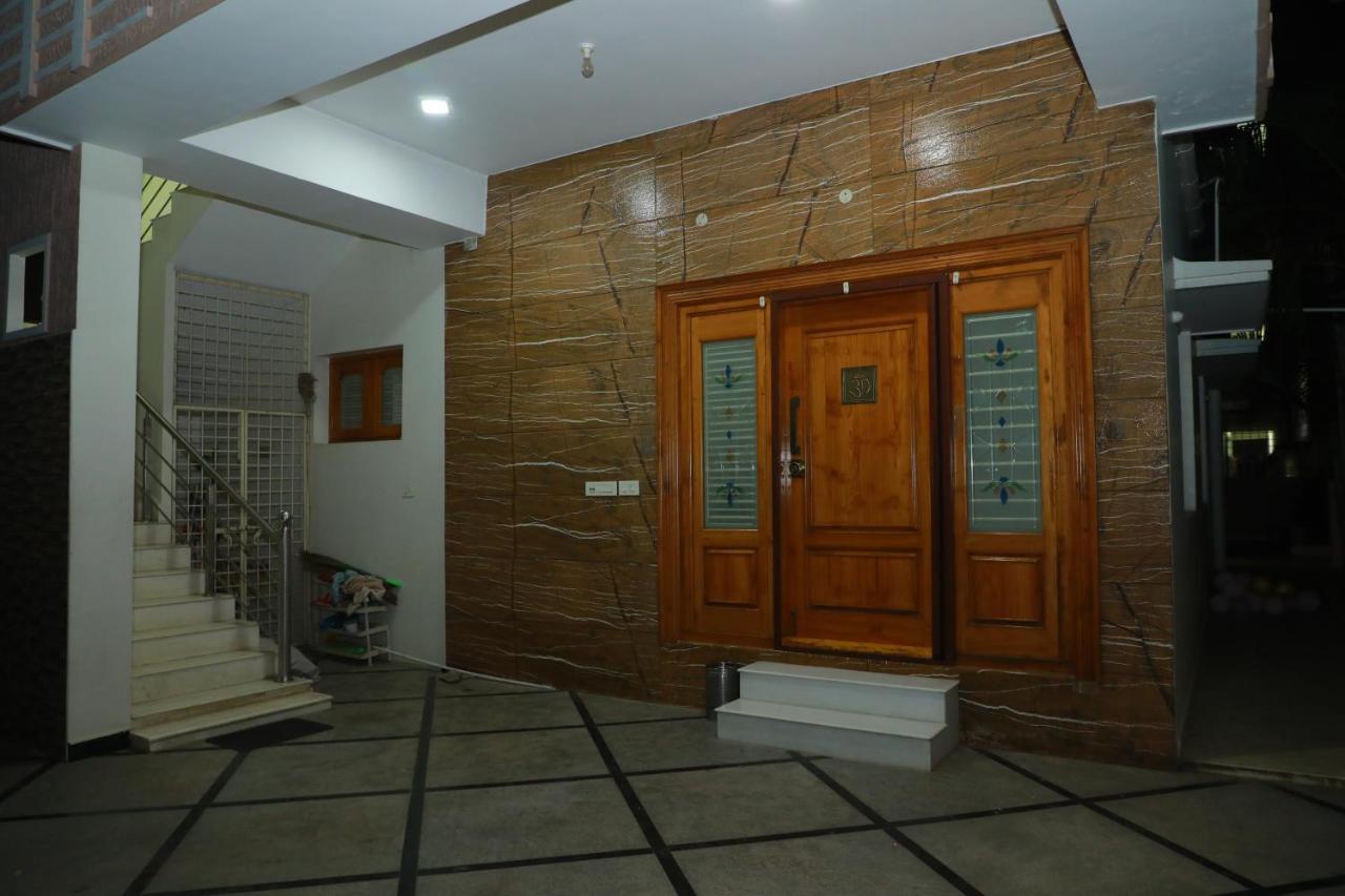 Hill View Paradise - 2Bhk'S & Rooms - A Golden Group Of Premium Home Stays - Tirupati Exterior foto